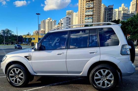 MITSUBISHI PAJERO TR4 2.0 4X2 16V 140CV FLEX 4P AUTOMÁTICO MITSUBISHI PAJERO TR4 2.0 4X2 16V 140CV FLEX 4P AUTOMÁTICO